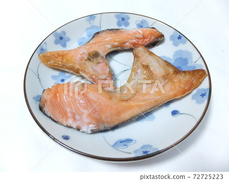 Salt-grilled salmon salmon Salt-grilled salmon salmon 72725223