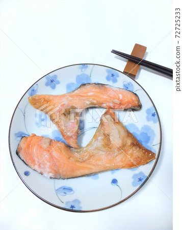 Salt-grilled salmon salmon Salt-grilled salmon salmon 72725233