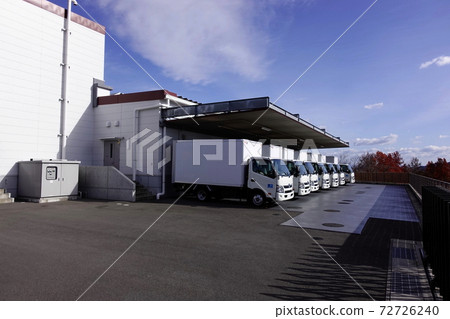 Logistics center carrying medical supplies Logistics center carrying medical supplies 72726240