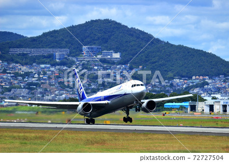 大阪國際機場飛機逆跑起飛 72727504