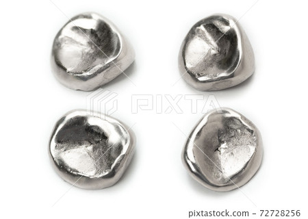 Silver teeth of loose filling 72728256
