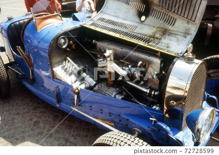 bugatti, ferrari, alfa romeo 72728599