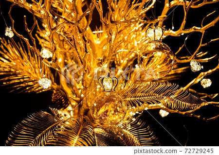 Gorgeous, beautiful, dazzling, golden, Christmas tree, Christmas, Xmas, 72729245