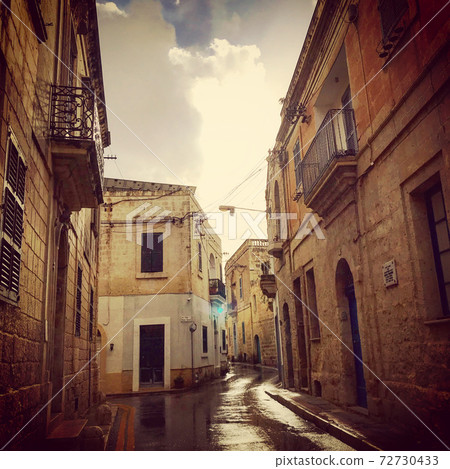 雨後的歐洲風景 72730433