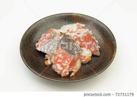 Hokkaido salmon rice sushi (Izushi) Hokkaido salmon rice sushi (Izushi) 72731179