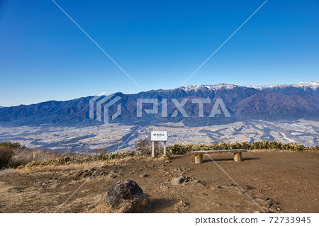 Clear winter (early December), view from the observation deck of Jinbagatayama Nakagawa Village, Kamiina District, Nagano Prefecture Clear winter (early December), view from the observation deck of Jinbagatayama Nakagawa Village, Kamiina District, Nagano Prefecture 72733945