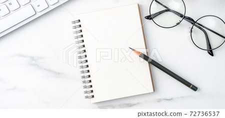Office notebook work model office table desk オフィス フリーランス 72736537