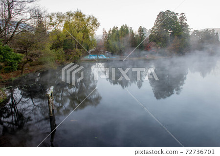 Kinrin Lake Fantastic Morning 72736701