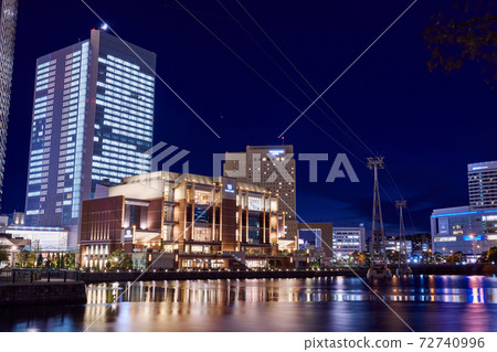 橫濱港未來運河的夜景 橫濱港未來運河的夜景 72740996