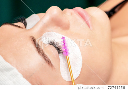 Eyelash extension procedure. 72741256