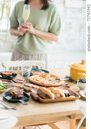 家庭聚會食物 72742942