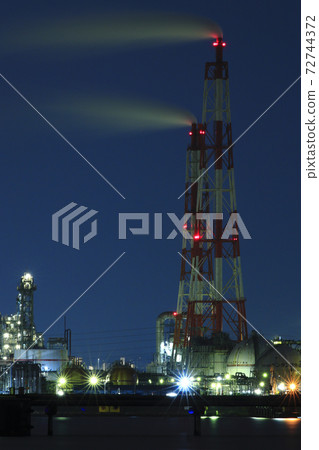 工廠夜景 72744372