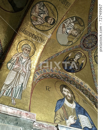 希臘奧西奧斯·盧卡斯修道院天花板和牆壁上壁畫的垂直尺寸 希臘奧西奧斯·盧卡斯修道院天花板和牆壁上壁畫的垂直尺寸 72749967