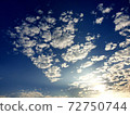 天空 藍天 白雲 雲彩 太陽 陽光 72750744