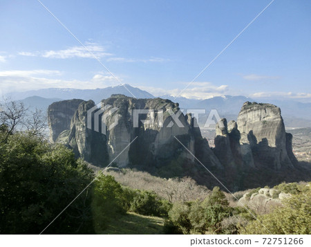 希臘邁泰奧拉高聳的岩層和山脈 希臘邁泰奧拉高聳的岩層和山脈 72751266