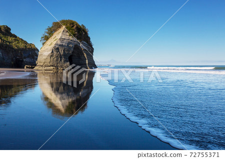 New Zealand coast 72755371