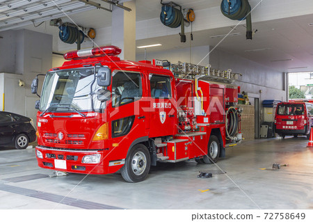 消防車待命 消防車 緊急車輛 72758649