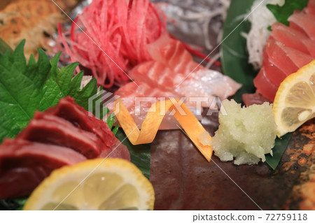 Assorted delicious sashimi Assorted delicious sashimi 72759118