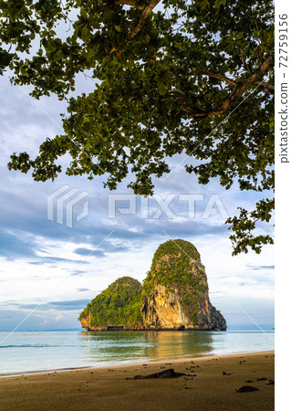 Beautiful morning at Pranang Cave Beach, Railay, Krabi, Thailand Beautiful morning at Pranang Cave Beach, Railay, Krabi, Thailand 72759156