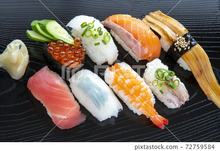 Hand-rolled sushi Hand-rolled sushi 72759584