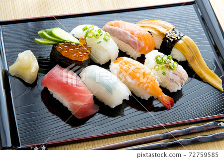 Hand-rolled sushi Hand-rolled sushi 72759585