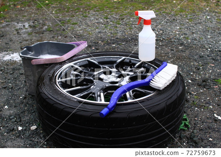 Car wash supplies required for wheel cleaning 72759673