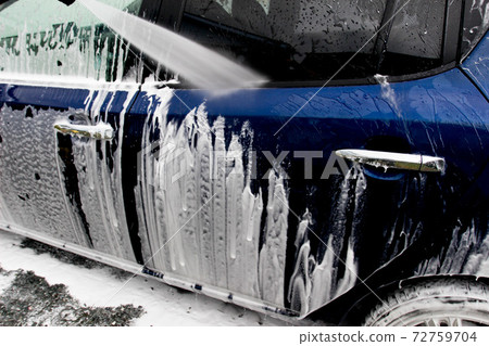 Rinse with a high pressure washer 72759704