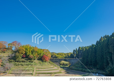 Autumn Tsujun Bridge [Kumamoto Prefecture] 72763808