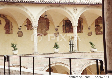 Assisi 72767551