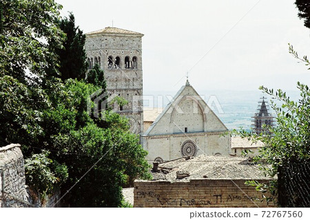 Assisi 72767560