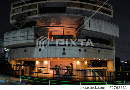 Embassy of Kuwait night view 72768581