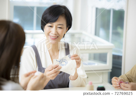 縫紉班手工口罩車間 72769025