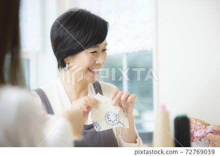 Sewing class handmade mask workshop 72769039