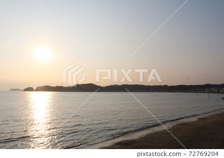 Scenery of Kamakura: Zaimokuza 72769204