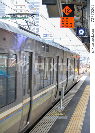 JR大阪站月台 72770262