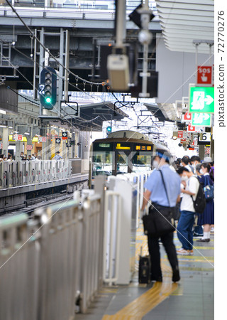 JR Osaka Station Platform 72770276