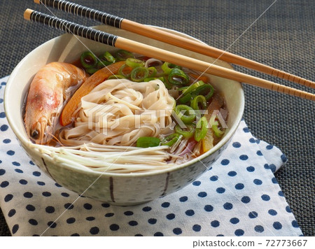 Asian Food Shrimp Rice Noodles Asian Food Shrimp Rice Noodles 72773667