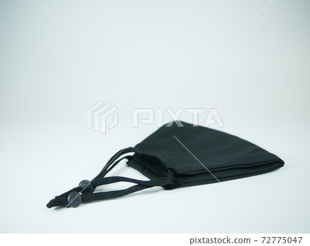 Black cloth mask 72775047