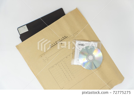 Roentgen photo and brown envelope (MRI data) Roentgen photo and brown envelope (MRI data) 72775275