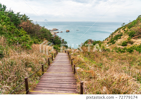Gyeongnam Tongyeong retail products 72779174