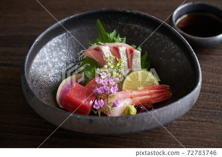 3種生魚片拼盤（沙丁魚，甜蝦條） 72783746