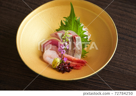 Striped trevally and pink shrimp sashimi 72784250