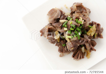 Stir-fried gizzard with horse salt 72785544