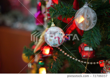 santa claus 72786037