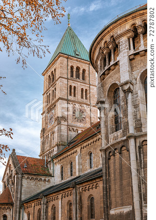 The Heilig-Geist-Kirche, the Roman Catholic parish church in downtown Schweinfurt. The Heilig-Geist-Kirche, the Roman Catholic parish church in downtown Schweinfurt. 72787802