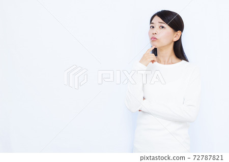 30多歲女性白色背景畫像 照片素材 圖片 圖庫