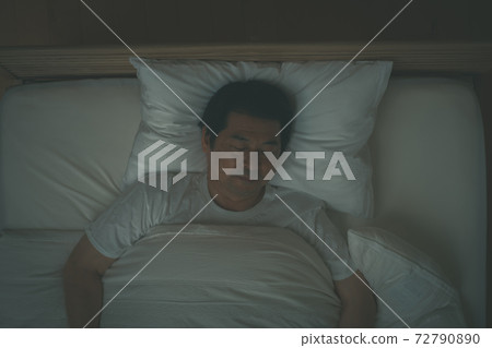 Middle-aged and older men who sleep soundly Middle-aged and older men who sleep soundly 72790890
