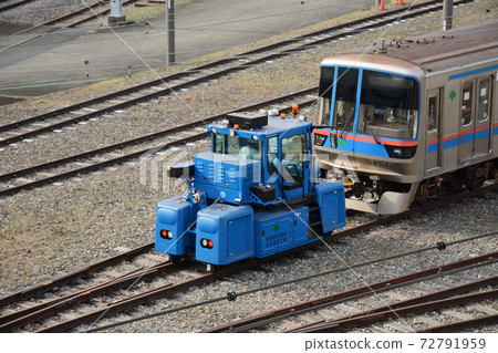 Railroad vehicle moving machine Railroad vehicle moving machine 72791959