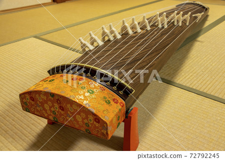 Koto placed on the tatami mat 72792245