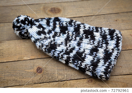 Handmade wool knitted winter hat and scarf 72792961